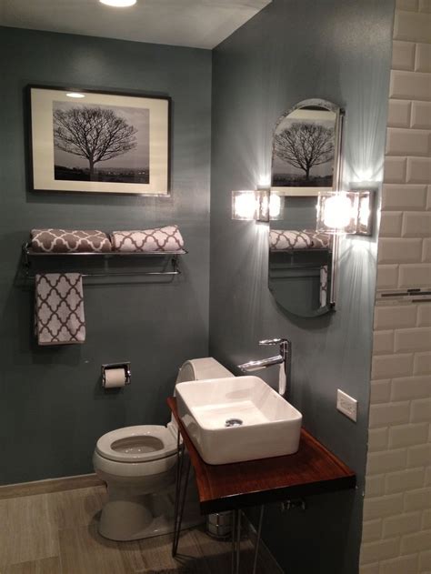 Looking for some cool diy bathroom decor ideas, ones that fit your budget? Small Bathroom Ideas On A Budget | ... , small modern ...