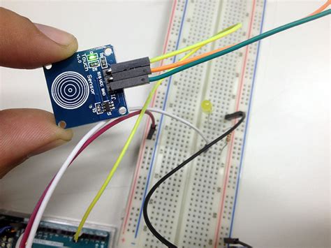 Sensor de Toque Capacitivo com Arduino Bóson Treinamentos em Ciência e Tecnologia