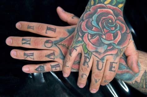 I 10 Punti Dove Fa Più Male Farsi Un Tatuaggio Giornalettismo