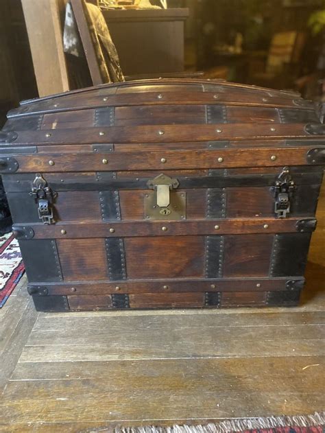 Antique 1800s Trunk Stagecoach Chest Steamship Orig Working Key And Lock