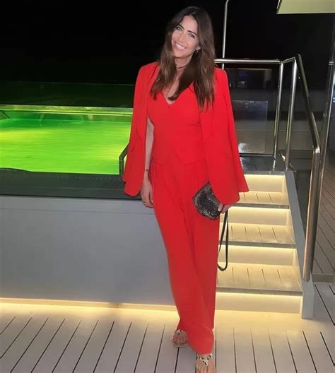 Lisa Snowdon 51 Hailed Such A Babe As She Slips Ageless Figure Into Plunging Bikini Daily Star