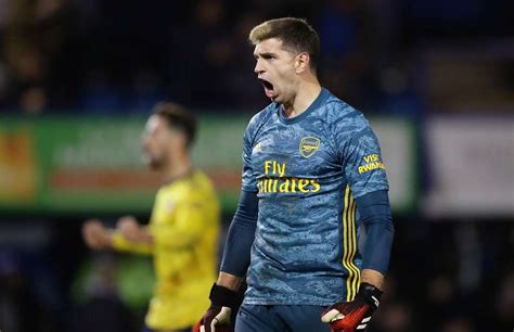 After enduring the hollow echoes of empty arenas throughout the most cursed year that was 2020, seeing fans fill stadiums across. Leeds eyeing move for Arsenal's Emi Martinez | GiveMeSport