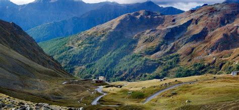 La frontière entre les deux pays est constituée de deux sections distinctes : Tour des Alpes moto | Voyage moto en France, Suisse, Italie