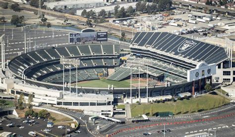 Raiders Talking With Coliseum Officials Again