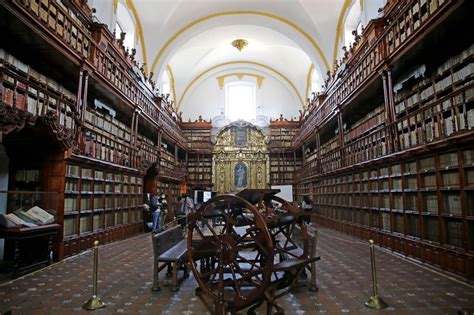 Cuál Es La Historia De La Biblioteca Palafoxiana La Más Antigua De