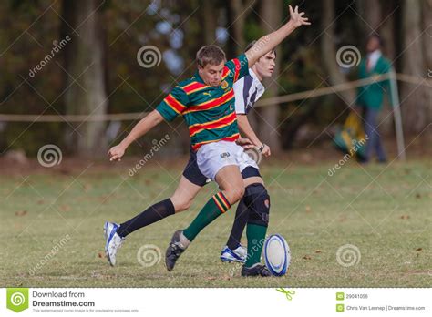 See more of rollstuhl rugby spieler hernesz rene on facebook. Rugby-Aktion GoalKick Spieler Redaktionelles Foto - Bild ...