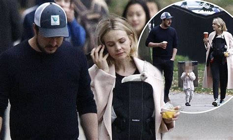 Mumford mulligan carey marcus evelyn step children daughter husband london parents carrie grace son happy doting proved friday. Carey Mulligan and Marcus Mumford step out with their kids ...