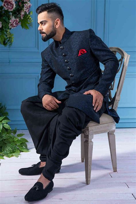 During most periods in human history when men and women wore similar hairstyles, as in the 1920s and 1960s, it has generated significant social concern and approbation. Western Hairstyles Men / Latest-men-western-hair-styles ...