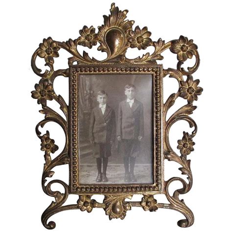 Pretty Antique Victorian Edwardian Picture Frame With Daisy Flowers