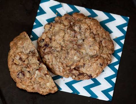 1 384 tykkäystä · 73 puhuu tästä. Martha Bakes Giant Kitchen Sink Cookies - Cookie Madness