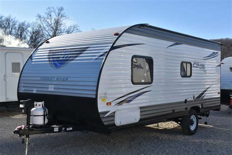 Following is the list of features shared and explained to help you in a better understanding of the features that you get from these rv trailers. Forest River 186rb Salem Cruise Lite rvs for sale