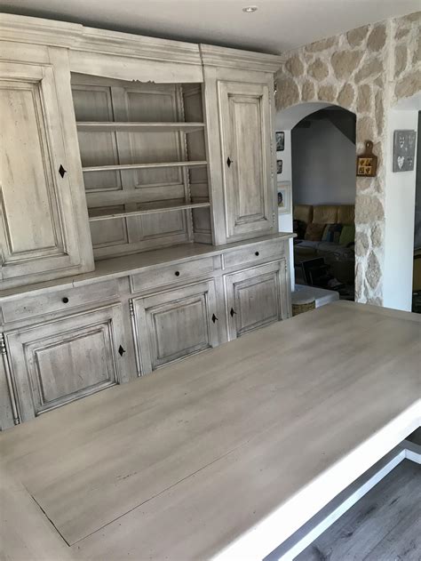 Fabrication d'un encadrement de miroir avec spots led, porte papier fabriqués et tournage d'une vasque. Réalisations : meubles de séjour en noyer de France ...