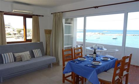 Quanto costa prendere in affitto una casa vacanze ad es pujols? I vantaggi degli appartamenti a Es Pujols | Affitta una ...