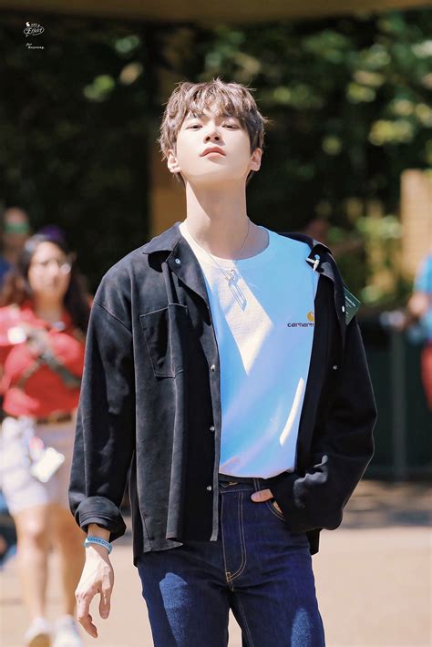 Lihat ide lainnya tentang nct, xiao, phantom of the opera. #doyoung #nct #nct127 | Nct, Gaya anak, Gambar