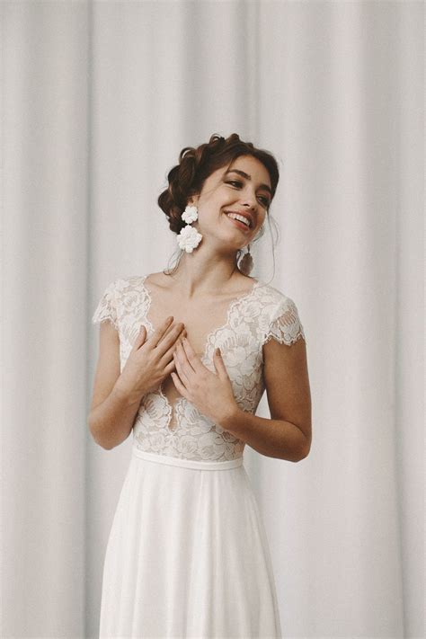 We did not find results for: Brautkleid aus Spitze mit Rückenausschnitt und ...