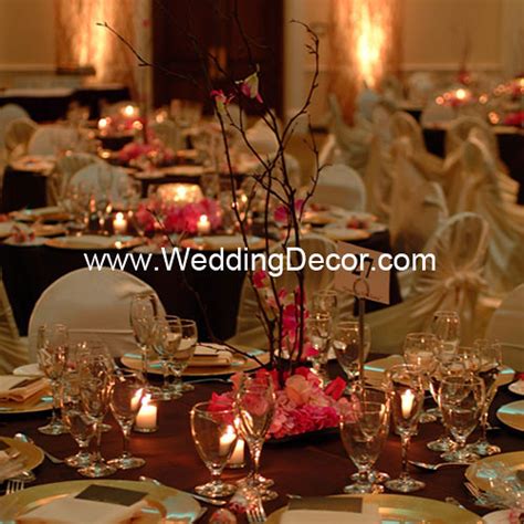 Brown And Fuchsia Wedding Reception Guest Tables A Brown A Flickr
