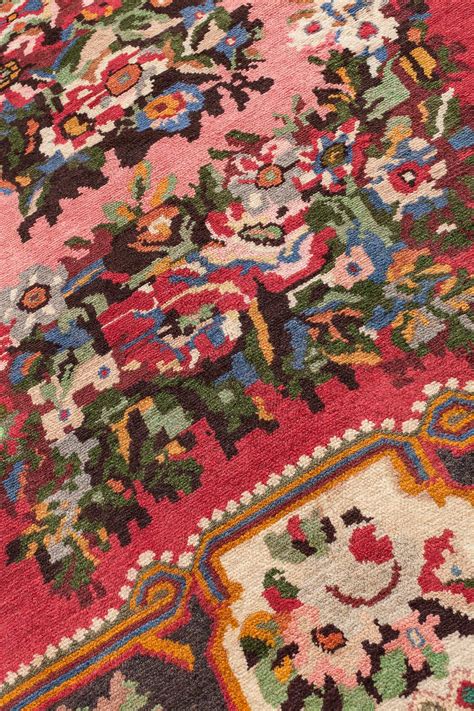 Persian Bakhtiari Gol Farangi Rug