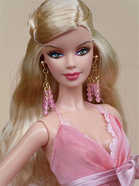 Barbie Most Collectible Doll In The World 2008 Love This One Because Her Eyes Are A Different