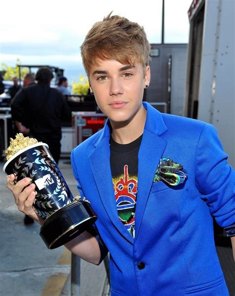 Justin Bieber Ear Rings At Mtv Movie Awards 2011