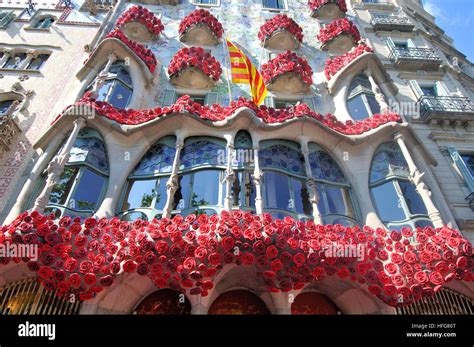 Decoración Fiesta De Sant Jordi 23 De Abril La Casa Batlló Barcelona