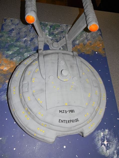 Star Trek Enterprise Cake This Is Pretty Neat I Would Totally Get