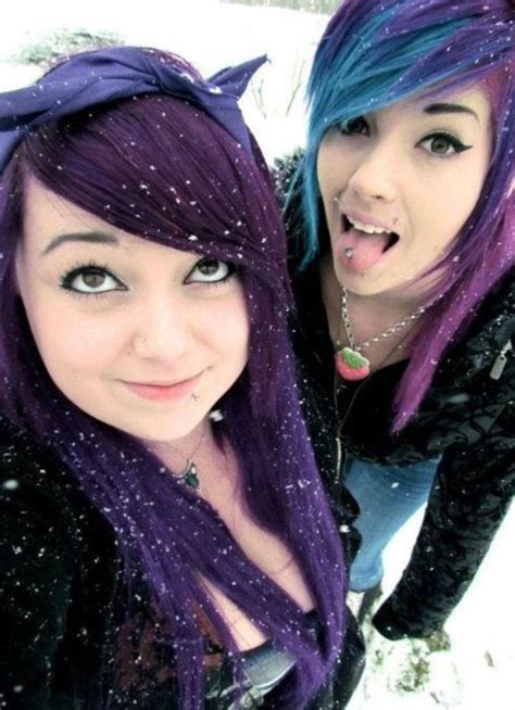 Leda And Her Friend Serena They Always Had Matching Hair