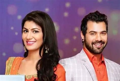 Inside pictures of zee rishtey awards 2017! Kumkum Bhagya's Sriti Jha wishes co-star, Shabbir ...