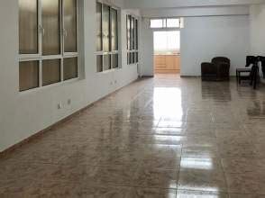 El aurora beach apartment está situado en las palmas de gran canaria, a 2 km de la playa del confital y a 400 metros del parque de santa catalina, y ofrece alojamiento con. Alquiler de locales y oficinas en Las Palmas De Gran Canaria