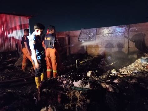 Kios Batu Akik Terbakar Ibu Dan Dua Anak Tewas Berpelukan