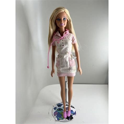 Mattel Toys 209 Mattel Barbie Fashionista Candy Striper Fashion