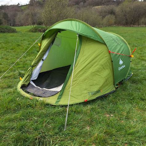 Not only will this be effortless to carry, a tent that weighs this little won't take up much space. Quechua 2 Seconds 1 Easy - 1 Man Popup Tent- Camping ...