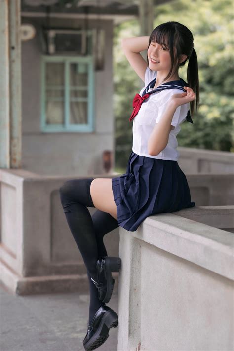 Asian Sitting Schoolgirls Legs Knee Highs Hd Phone Wallpaper Rare Gallery