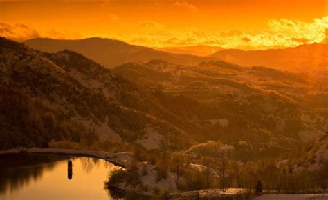 Planul secret pentru rosia montana. Rosia Montana and corporate courts