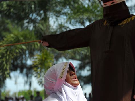 Indonesian Woman Endures 26 Lashes For Having Sex Outside Marriage