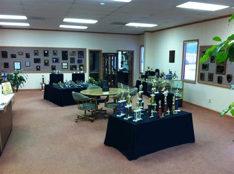 You can make flowers delivery to huntsville on the phone: Wholesale Trophies - Trophy Shops - 308 Oakwood Ave NW ...