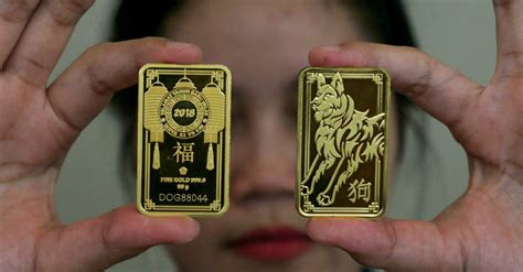Emas merupakan salah satu logam mulia yang banyak dijadikan. Harga Emas Hari Ini 5 Oktober 2019 Turun, Usai Naik 3 Hari ...