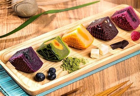 Khi bạn đã bóc bánh ra, nên sử dụng hết hoặc lâu nhất là 1 ngày sau, để đảm bảo được hương vị. Các loại bánh trung thu ngon được yêu thích nhất hiện nay ...