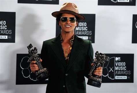 9 Fans Who Are Very Angry Bruno Mars Will Be Performing At The Super