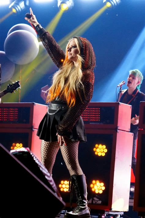 Avril Lavigne Sexy On Stage Hot Celebs Home
