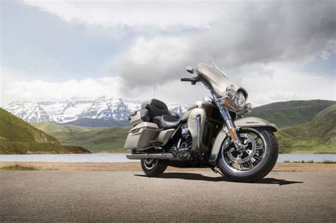 Harley electra glide ultra classic: 2018 Harley-Davidson Electra Glide Ultra Classic Review ...