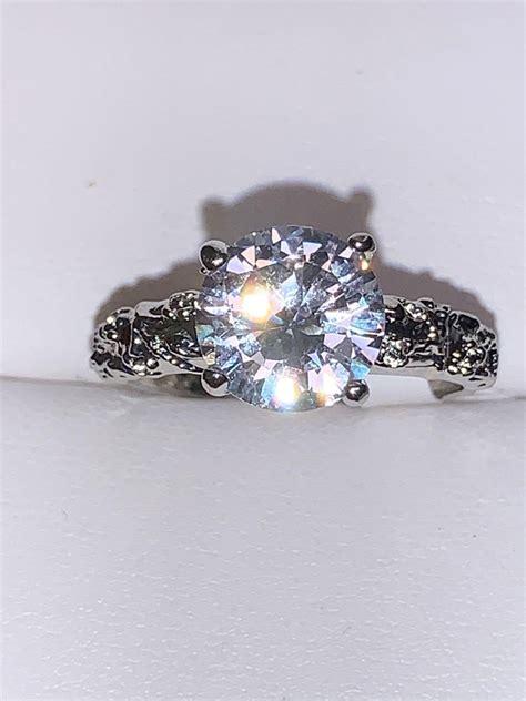 Ladies 11 Carat Brillient Cut Solitaire 925 Silver Size 7 Engagement Ring