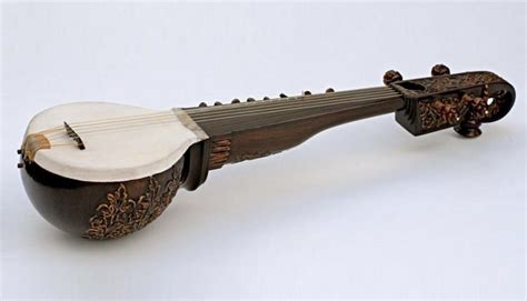 Rabab Alat Musik Dari Budaya Persia Yang Bentuknya Di Pengaruhi Eropa