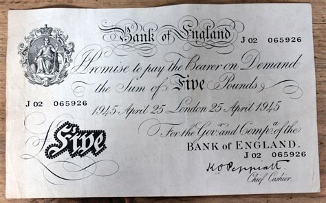 A Bank Of England White Five Pound Note 1945 April 25 London J02065926