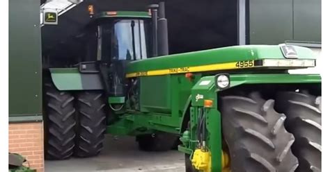 Video Huge John Deere Tractor