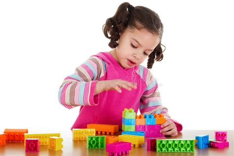Todos nuestros juegos de cocina son fáciles de aprender y gratuitos. Het spelen van de kleuter stock afbeelding. Afbeelding ...