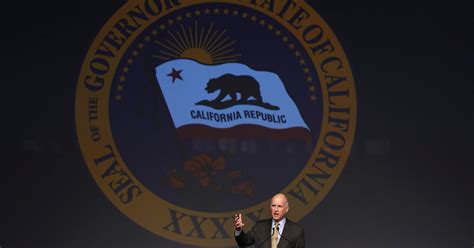 Gov Jerry Brown Endorses Hillary Clinton Ahead Of California Primary The New York Times