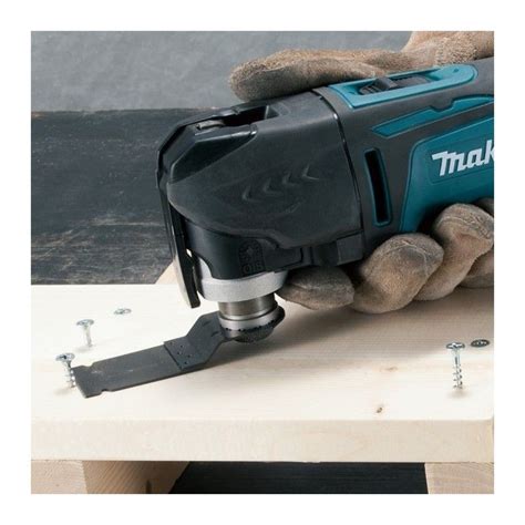 Makita est le leader mondial de l'outillage électroportatif professionnel. Outil multifonction 320 W TM3010CX3J + 61 accesssoires ...