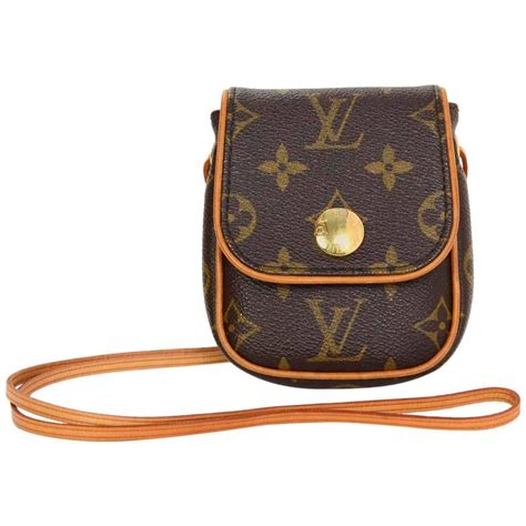 Gorgeous and authentic louis vuitton crossbody croisette in damier azur. Louis Vuitton Monogram Canvas Cancun Mini Crossbody Bag ...