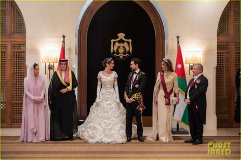 Photo Prince Hussein Marries Rajwa Al Saif Kate Will Surprise Attendance Wedding Photos 02