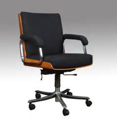 The eames lounge chair and ottoman debuted on national television in 1956. Antiques Atlas - Eames Style Swivel Office Chair